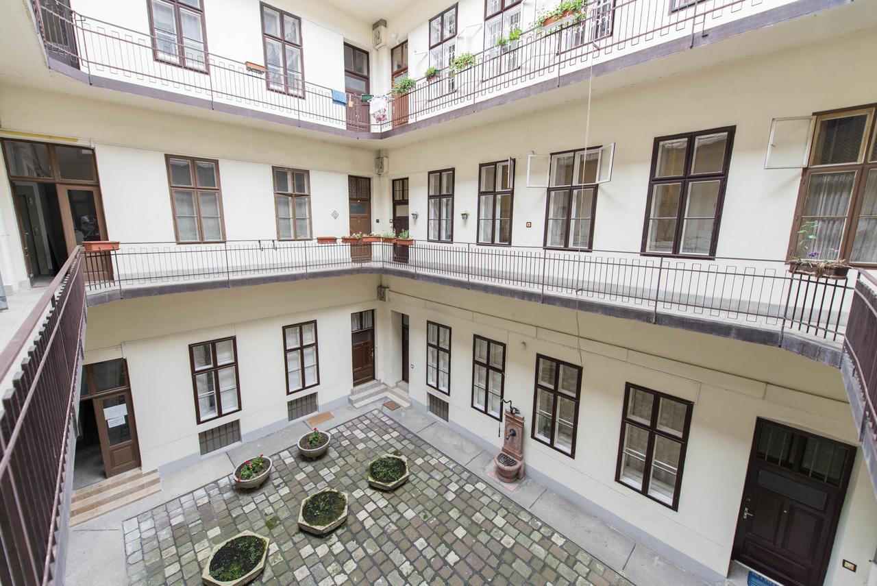 Oasis Apartments - Liberty Square Budapeşte Dış mekan fotoğraf