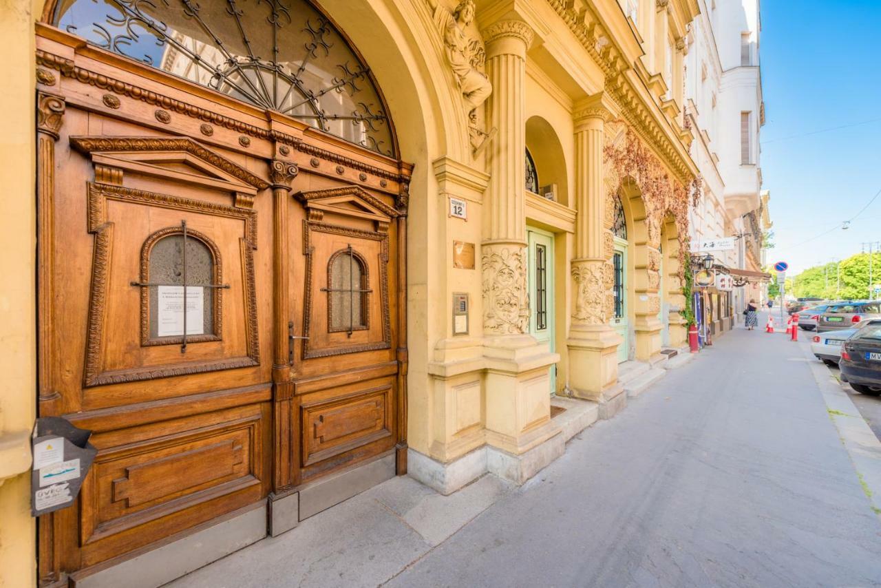 Oasis Apartments - Liberty Square Budapeşte Dış mekan fotoğraf